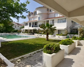 Fethiye Ölüdeniz'de Merkezi Konumda, Ortak Havuzlu, Konforlu Apart - 3