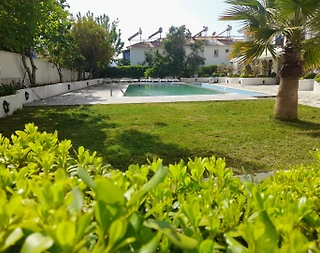 Fethiye Ölüdeniz'de Merkezi Konumda, Ortak Havuzlu, Konforlu Apart - 4