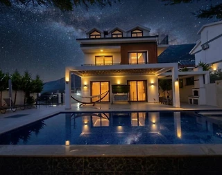 Fethiye Ölüdeniz'de Geniş Ailelere Uygun, Özel Havuzlu, 4+1 Villa - 1