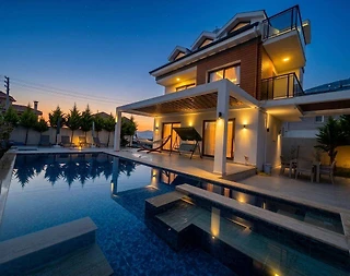 Fethiye Ölüdeniz'de Geniş Ailelere Uygun, Özel Havuzlu, 4+1 Villa - 2