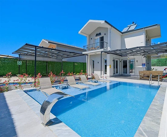 Fethiye Ölüdeniz'de Merkeze Yakın, Özel Havuzlu, 2+1 Kiralık Villa - 1