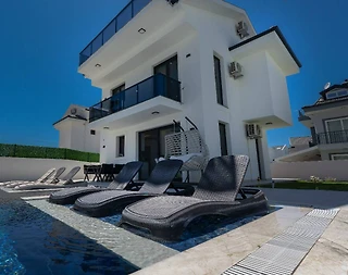 Fethiye Ölüdeniz'de Modern Tasarımlı, Özel Havuzlu, 3+1 Villa - 3