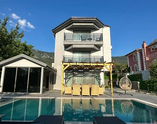 Fethiye Ölüdeniz'de Geniş Ailelere Uygun, Isıtmalı Havuzlu, 5+1 Villa - 1
