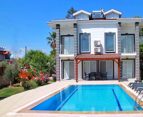 Fethiye Ölüdeniz'de Elverişli Konumda, Özel Havuzlu, Ferah Villa - 1