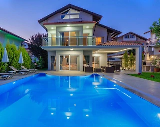 Fethiye Ölüdeniz'de Modern Mimarili, Özel Havuzlu, 4+1 Villa - 2