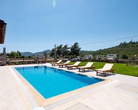 Fethiye Ölüdeniz'de Geniş Bahçeli, Özel Havuzlu, Modern Villa - 3