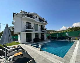 Fethiye Ölüdeniz'de Geniş Alanlara Sahip, Özel Havuzlu, Kiralık Villa - 2