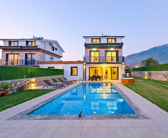 Fethiye Ölüdeniz'de Geniş Ailelere Uygun, Özel Havuzlu, Lüks Villa - 1