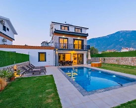 Fethiye Ölüdeniz'de Geniş Ailelere Uygun, Özel Havuzlu, Lüks Villa - 2