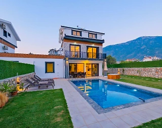 Fethiye Ölüdeniz'de Geniş Ailelere Uygun, Özel Havuzlu, Lüks Villa - 2