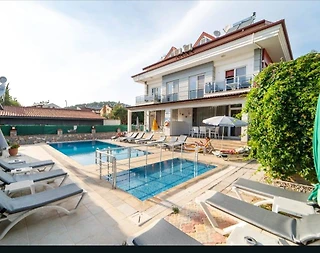 Fethiye Ölüdeniz'de Merkezi Konumda, Ortak Havuzlu, 1+1 Apart - 1