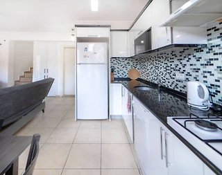 Fethiye Ölüdeniz'de Çekirdek Ailelere Uygun, Ortak Havuzlu, Şık Apart - 5