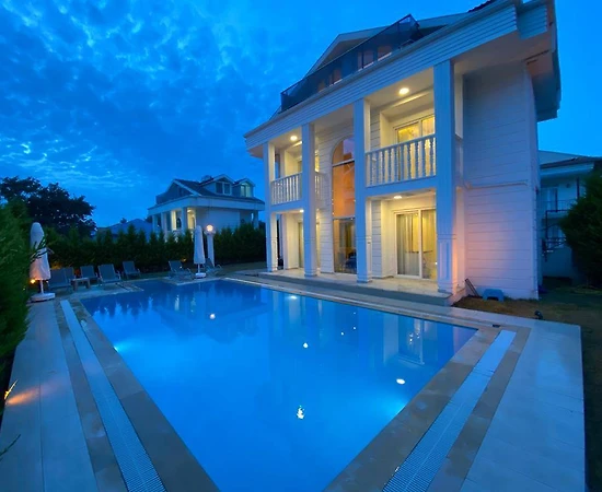 Fethiye Ölüdeniz'de Doğa İle İç İçe, Özel Havuzlu, 4+1 Villa - 1