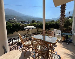 Fethiye Ölüdeniz'de Merkezi Konumda, Ortak Havuzlu, Geniş Villa - 1