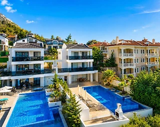 Fethiye Ölüdeniz’de Göz Alıcı Manzaralı, Özel Havuzlu, Beyaz Villa - 3