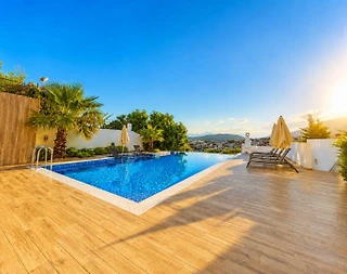 Fethiye Ölüdeniz’de Göz Alıcı Manzaralı, Özel Havuzlu, Beyaz Villa - 4