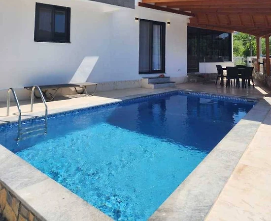 Ortaca Dalyan'da Elverişli Konumda, Özel Havuzlu, 3+1 Villa - 1