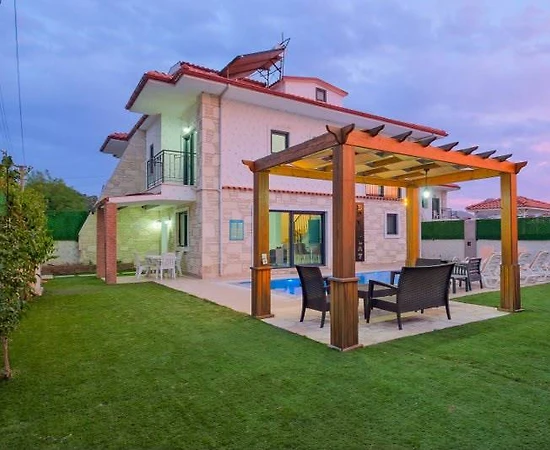 Ortaca Dalyan'da Geniş Ailelere Uygun, Özel Havuzlu, Şık Villa - 1