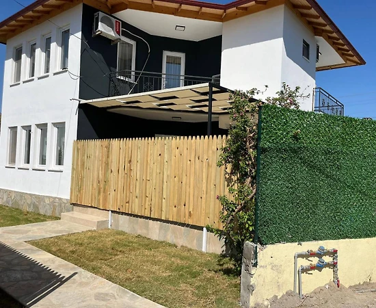 Ortaca Dalyan'da Geniş Ailelere Uygun, Özel Havuzu, 3+1 Villa - 1