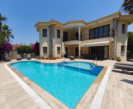 Ortaca Dalyan'da Geniş Alanlara Sahip, Özel Havuzlu, Konforlu Villa - 1