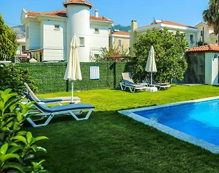 Ortaca Dalyan'da Geniş Bahçeli, Özel Havuzlu, Modern Tasarımlı Villa  - 3