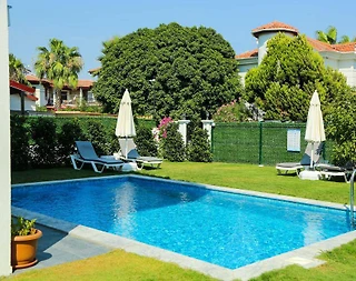 Ortaca Dalyan'da Geniş Bahçeli, Özel Havuzlu, Modern Tasarımlı Villa  - 1