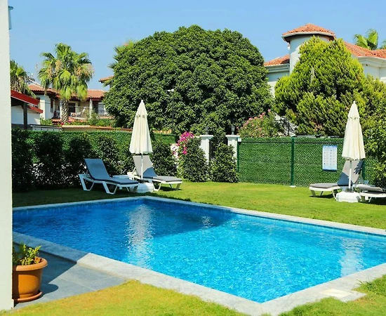 Ortaca Dalyan'da Geniş Bahçeli, Özel Havuzlu, Modern Tasarımlı Villa - 1