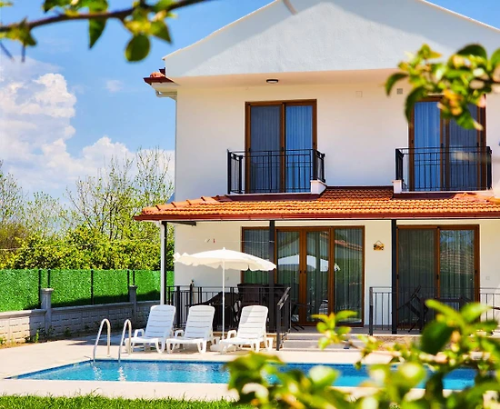 Ortaca Dalyan'da Kalabalık Ailelere Uygun, Özel Havuzlu, Ferah Villa - 1