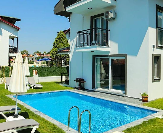 Ortaca Dalyan'da Merkezi Konumda, Özel Havuzlu, 7 Kişilik Villa - 1