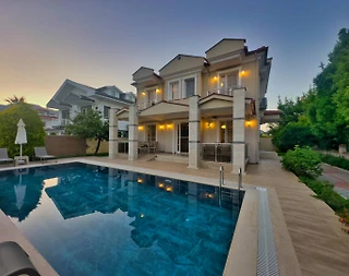 Ortaca Dalyan'da Müstakil Bahçeli, Özel Havuzlu, Lüks Villa - 1