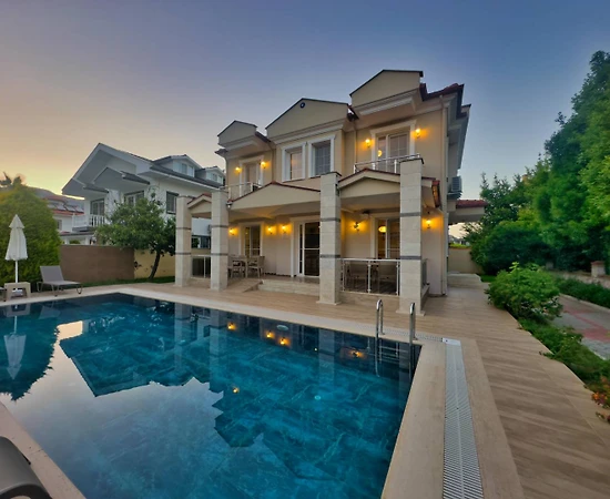 Ortaca Dalyan'da Müstakil Bahçeli, Özel Havuzlu, Lüks Villa - 1