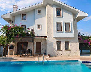 Ortaca Dalyan'da Sakin Konumda, Özel Havuzlu, Modern Villa - 1