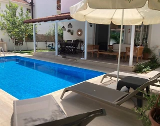 Ortaca Dalyan'da Yemyeşil Bahçeli, Özel Havuzlu, Konforlu Villa - 1