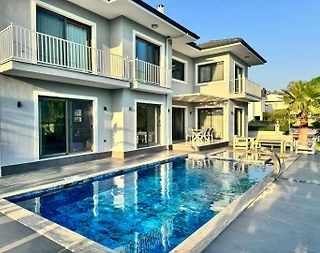 Ortaca Güzelyurt'da Huzurlu Konumda, Özel Havuzlu, Lüks Villa - 2