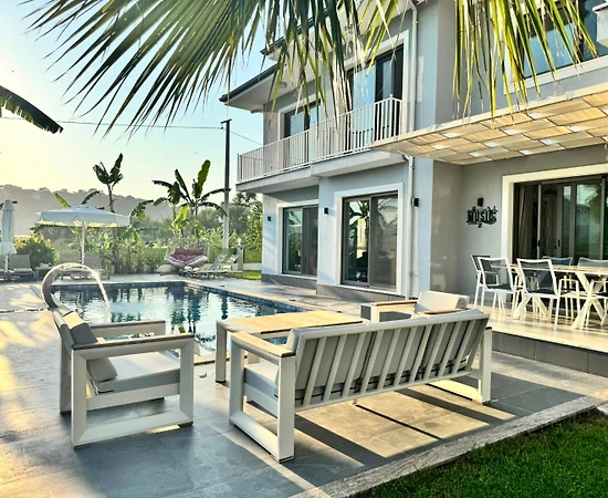 Ortaca Güzelyurt'da Huzurlu Konumda, Özel Havuzlu, Lüks Villa - 1