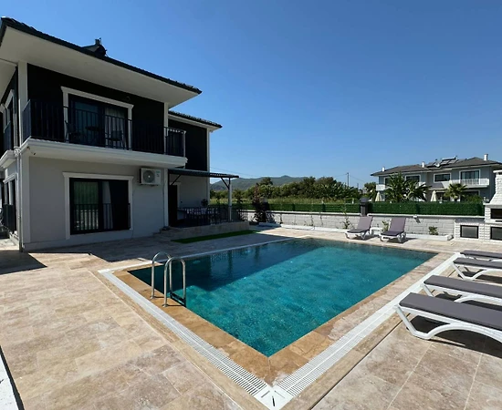 Ortaca Güzelyurt'ta Sakin Konumda, Özel Havuzlu, Lüks Villa - 1