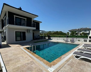 Ortaca Güzelyurt'ta Sakin Konumda, Özel Havuzlu, Lüks Villa - 1