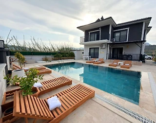 Ortaca Güzelyurt'ta Sakin Konumda, Özel Havuzlu, Lüks Villa - 1