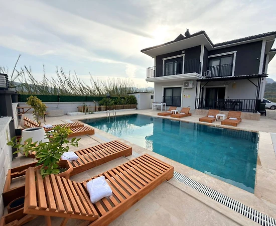 Ortaca Güzelyurt'ta Sakin Konumda, Özel Havuzlu, Lüks Villa - 1