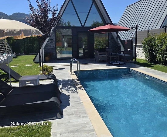 Ortaca Yeşilyurt'da Sakin Konumda, Özel Havuzlu, Bahçeli Bungalov - 1