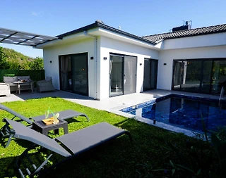 Ortaca Yeşilyurt'ta Sakin Konumda, Özel Havuzlu, Bahçeli Villa - 1