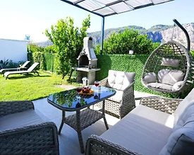 Ortaca Yeşilyurt'ta Sakin Konumda, Özel Havuzlu, Bahçeli Villa - 2