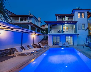 Fethiye Ölüdeniz'de Geniş Ailelere Uygun, Özel Havuzlu, Modern Villa - 4