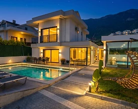 Fethiye Ölüdeniz'de Merkezi Konumda, Özel Havuzlu, Lüks Villa - 2