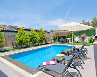 Fethiye Ölüdeniz'de Sakin Konumda, Özel Havuzlu, Kiralık Villa - 3