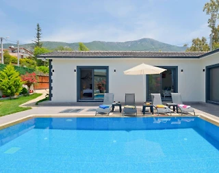 Fethiye Ölüdeniz'de Sakin Konumda, Özel Havuzlu, Kiralık Villa - 2