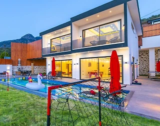 Kaş Akbel'de Geniş Bahçe İçerisinde, Özel Havuzlu, Olanaklı Villa - 2