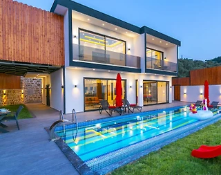 Kaş Akbel'de Geniş Bahçe İçerisinde, Özel Havuzlu, Olanaklı Villa - 1