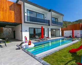 Kaş Akbel'de Geniş Bahçe İçerisinde, Özel Havuzlu, Olanaklı Villa - 4
