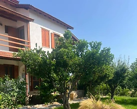 İzmir Menderes'te Denize Yakın Konumda, Ortak Havuzlu, Bahçeli Villa - 3